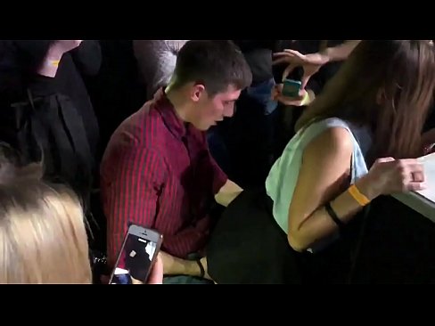 ❤️ Sex nyata dina nightclub Rusia. gadis Rusia 18 taun heubeul dina anus jeung heunceut fucked di nightclub a ️ Poro anal di urang% su.sexonfire.ru% ﹏